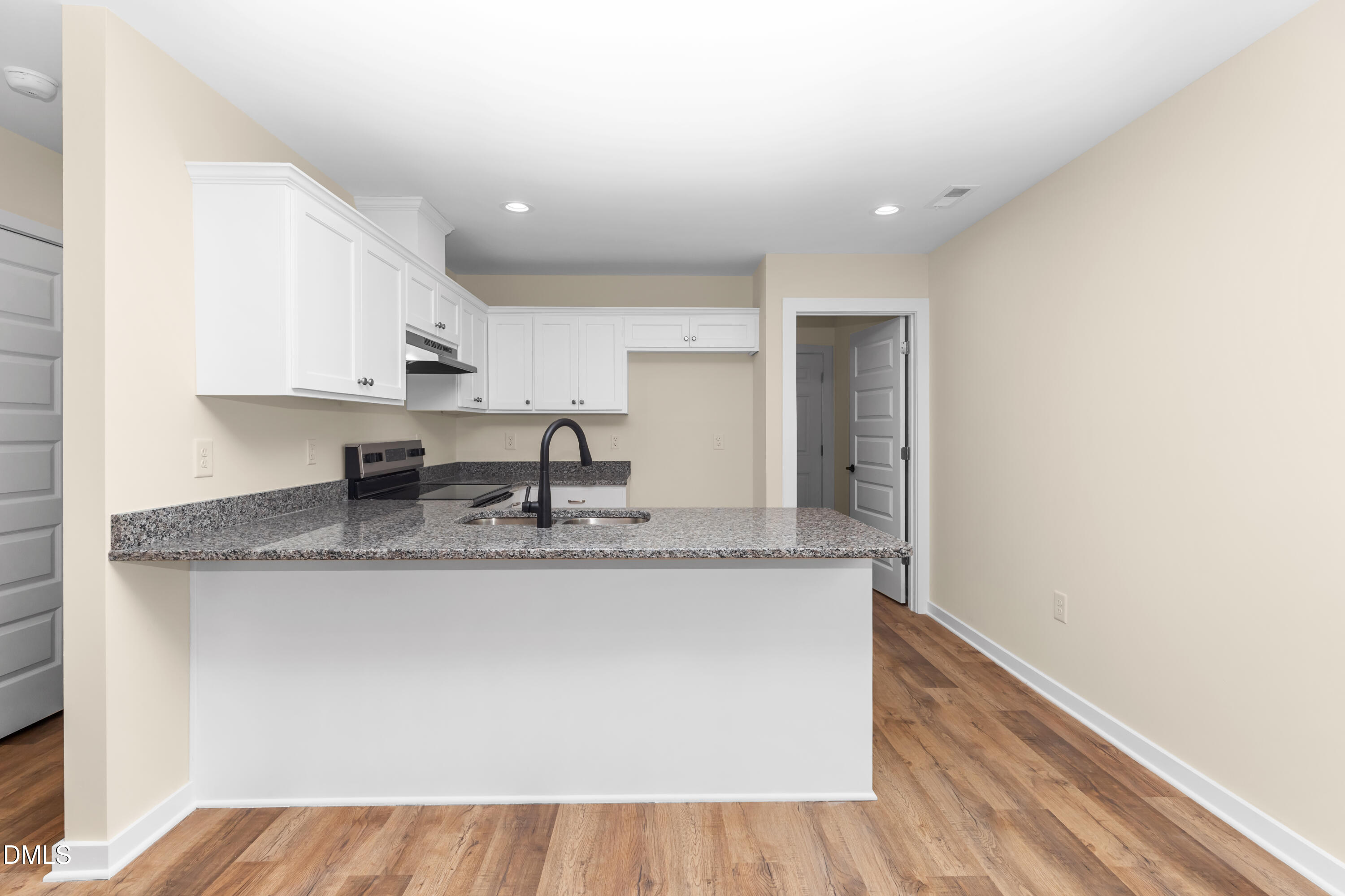 211 East Washington Street Coats, NC 27521 - Photo 9 of 22 _MG_1876