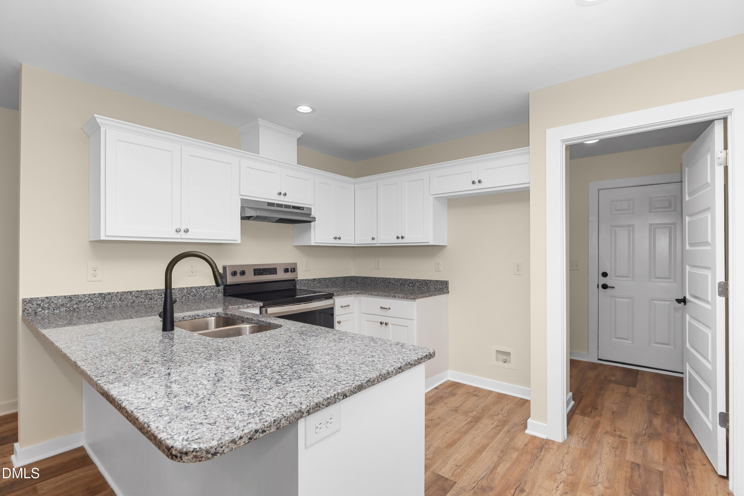 211 East Washington Street Coats, NC 27521 - Photo 10 of 22 _MG_1877