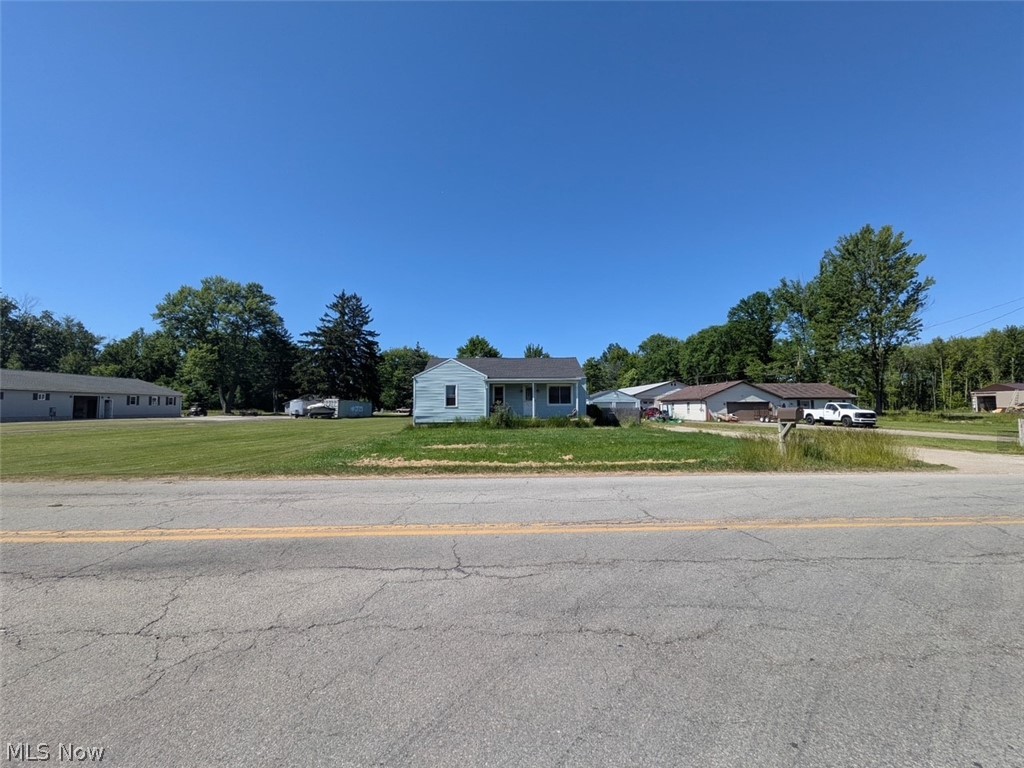 41386 Schadden Road Elyria, OH 44035 - Photo 2 of 20