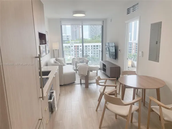 $7,000 | 90 Northeast 32nd Street, Unit 1001, Miami, FL 33137