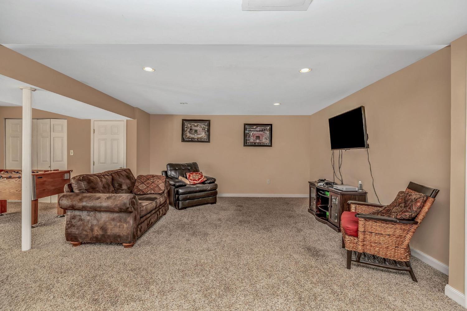 5661 Boomer Road Cincinnati, OH 45247 - Photo 31 of 44