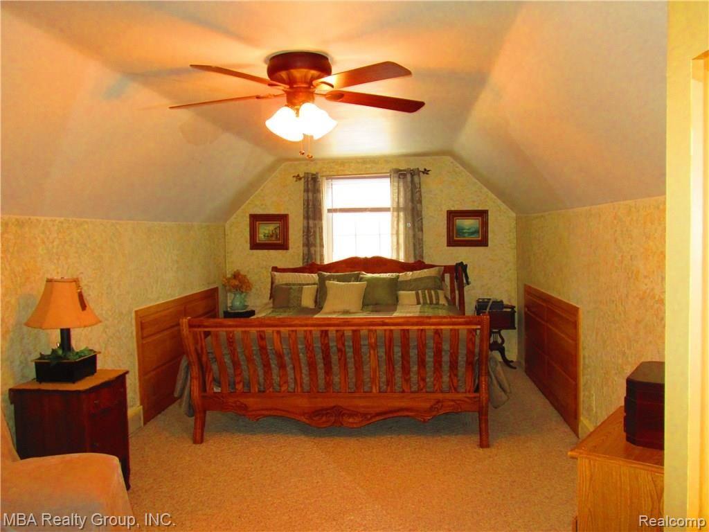 21169 Thorofare Road Grosse Ile, MI 48138 - Photo 25 of 54 IMG_8742.JPG