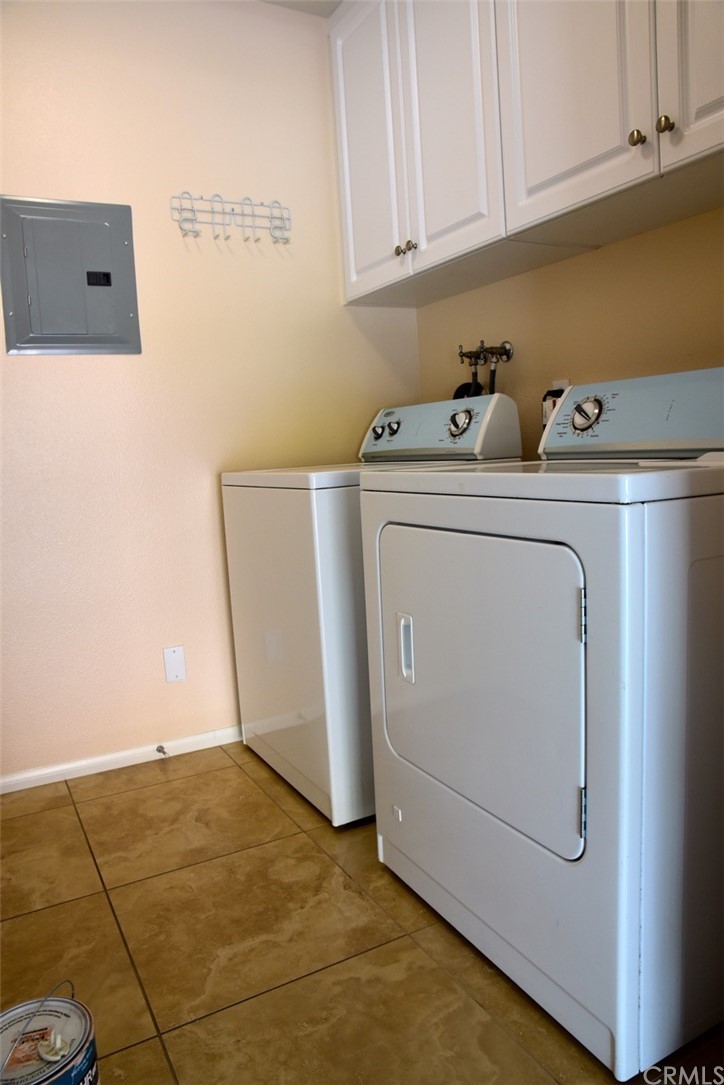 75 Courant Irvine, CA 92618 - Photo 24 of 27 a utility room with dryer and washer