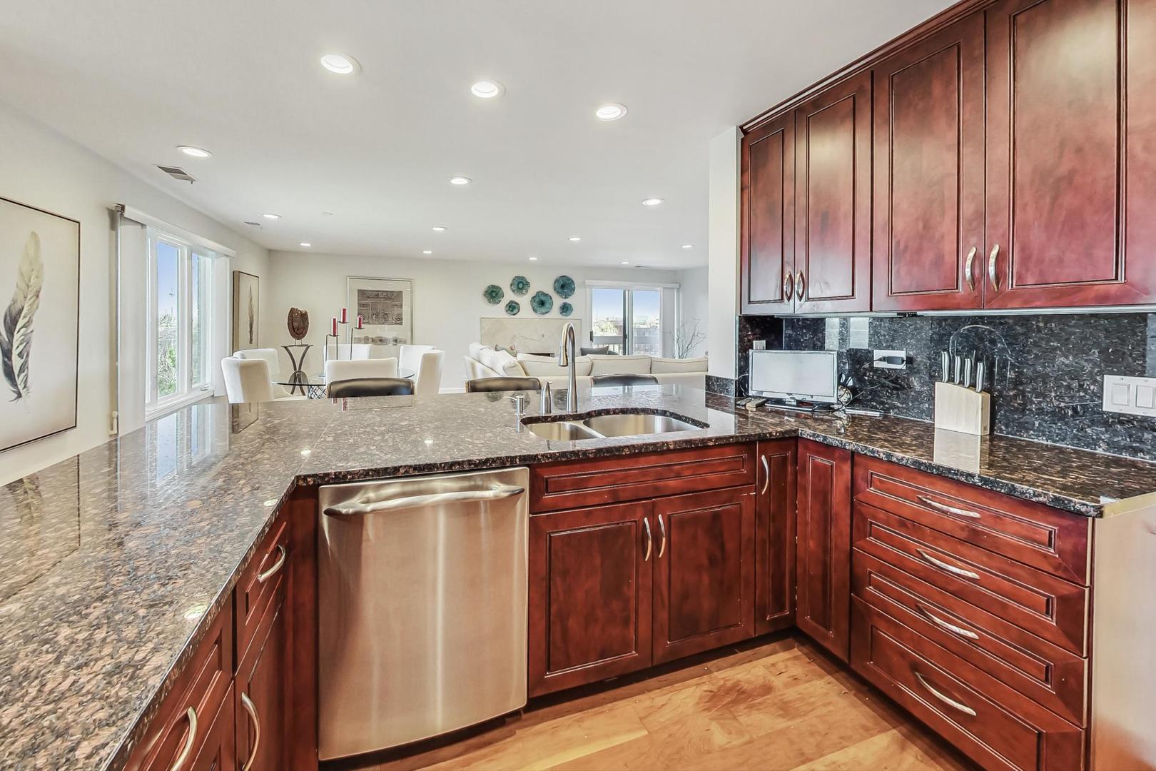 1250 Rudolph Drive, Unit 5P Northbrook, IL 60062 - Photo 12 of 31 Gallery Image 12
