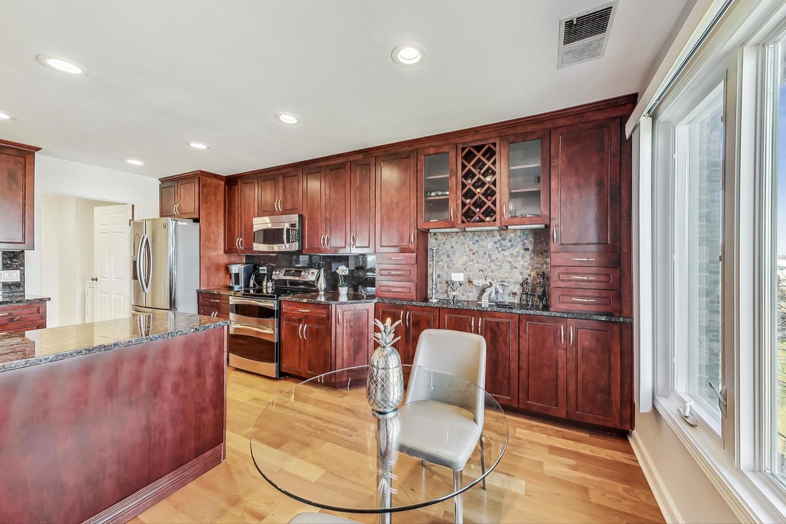 1250 Rudolph Drive, Unit 5P Northbrook, IL 60062 - Photo 13 of 31 Gallery Image 13