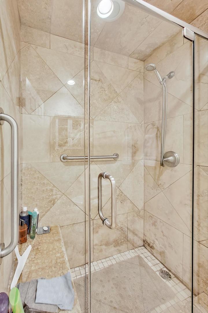 1250 Rudolph Drive, Unit 5P Northbrook, IL 60062 - Photo 17 of 31 Gallery Image 17
