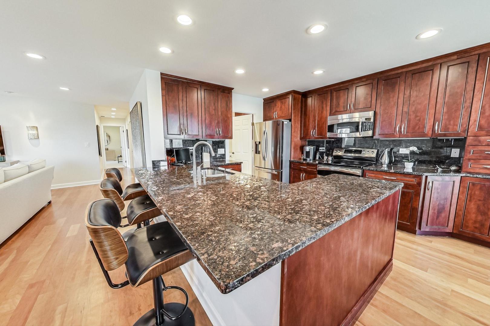 1250 Rudolph Drive, Unit 5P Northbrook, IL 60062 - Photo 10 of 31 Gallery Image 10