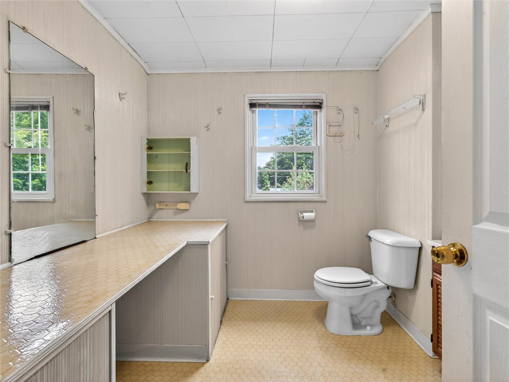 319 Windsor Road Greece, NY 14612 - Photo 15 of 20