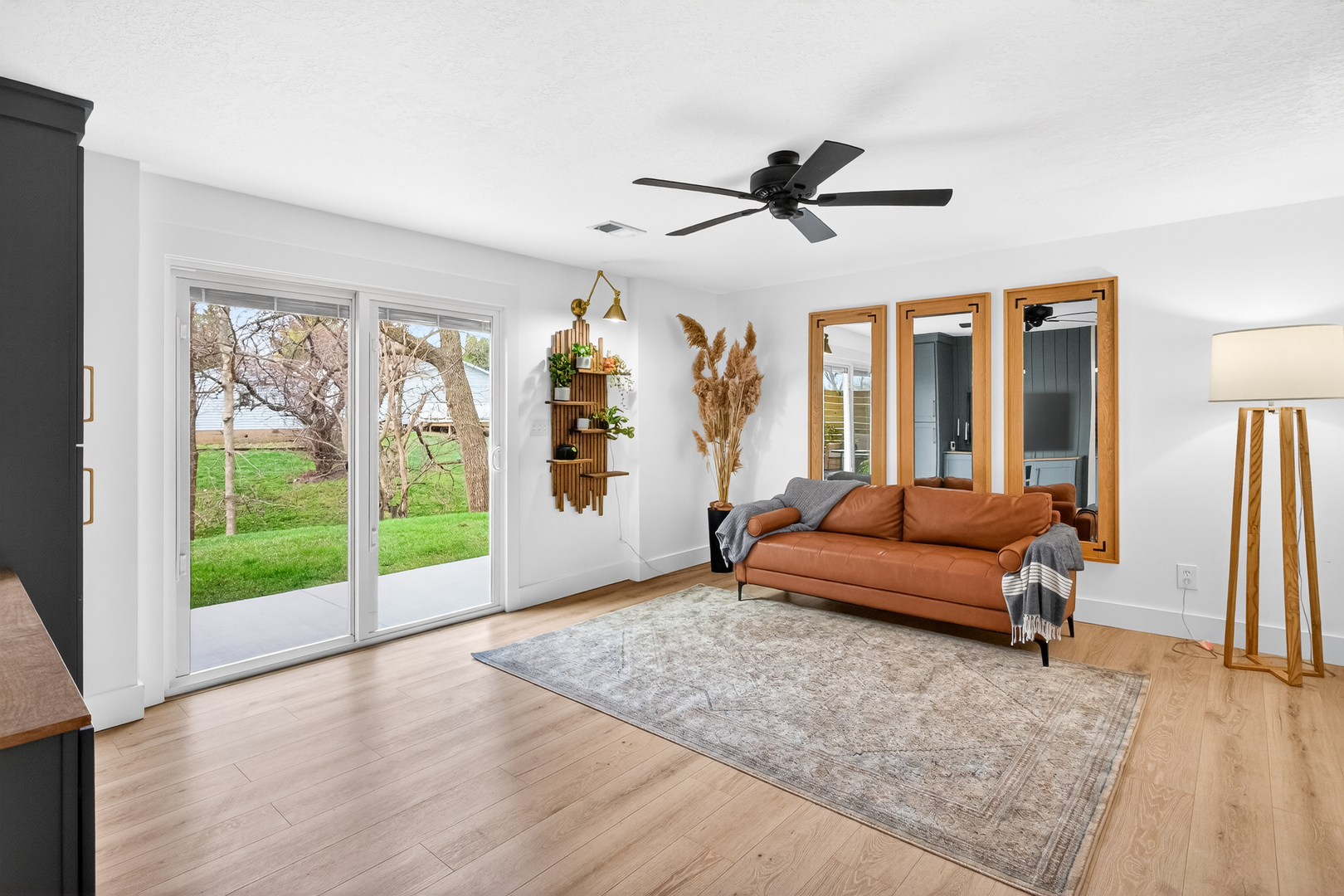 327 30th Avenue North Clinton, IA 52732 - Photo 16 of 38 a living room with furniture and a large window