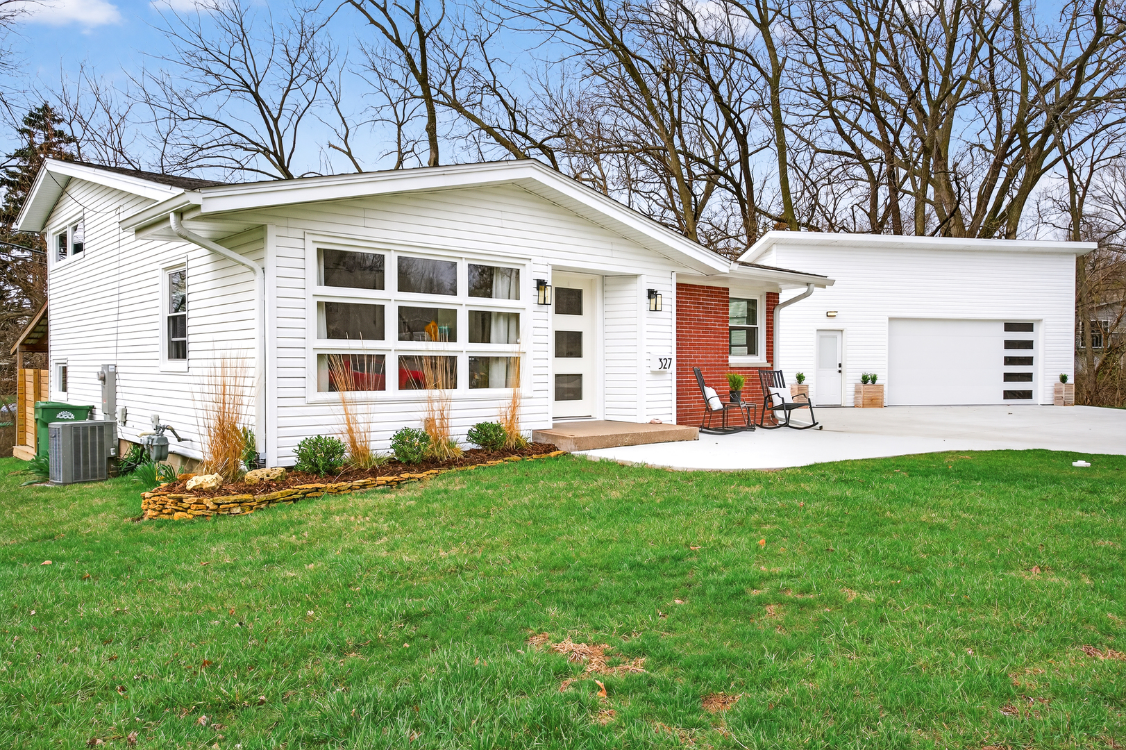 327 30th Avenue North Clinton, IA 52732 - Photo 35 of 38 a view of a house with backyard and a tree