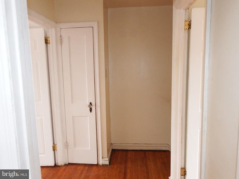 6854 Radbourne Road Upper Darby, PA 19082 - Photo 3 of 15