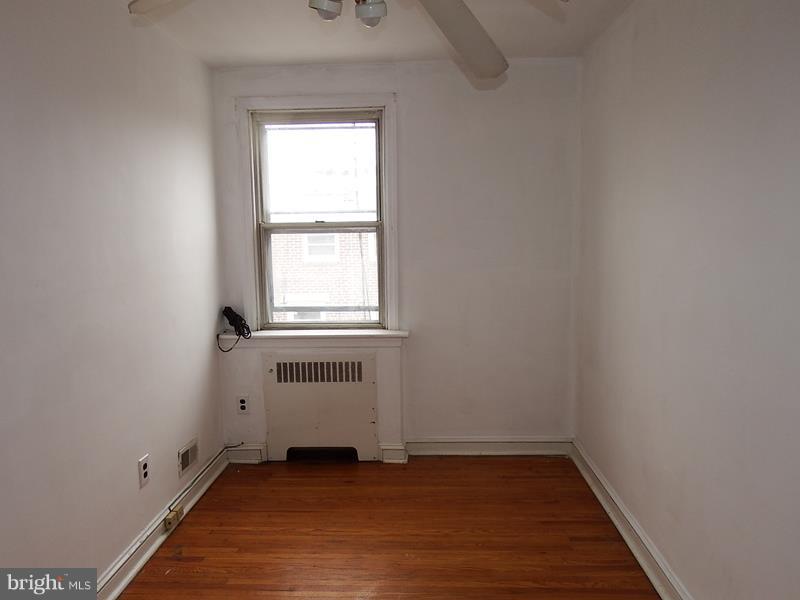 6854 Radbourne Road Upper Darby, PA 19082 - Photo 10 of 15