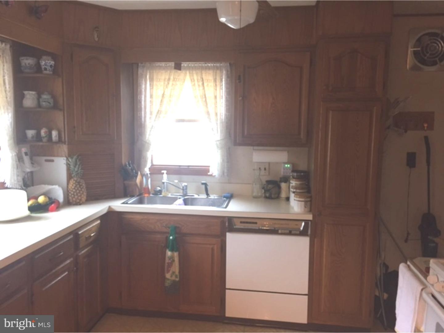 26 Ridgley Street Mount Holly, NJ 08060 - Photo 4 of 23 Kitchen