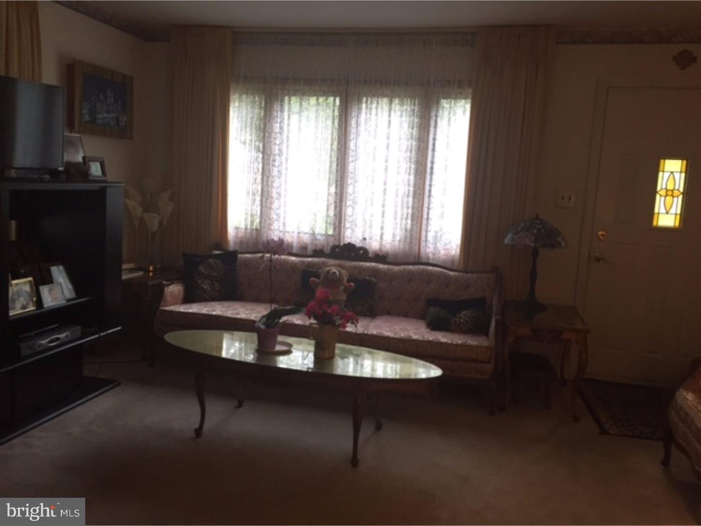 26 Ridgley Street Mount Holly, NJ 08060 - Photo 7 of 23 Living Room