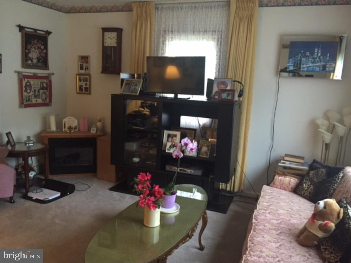 26 Ridgley Street Mount Holly, NJ 08060 - Photo 8 of 23 Living Room