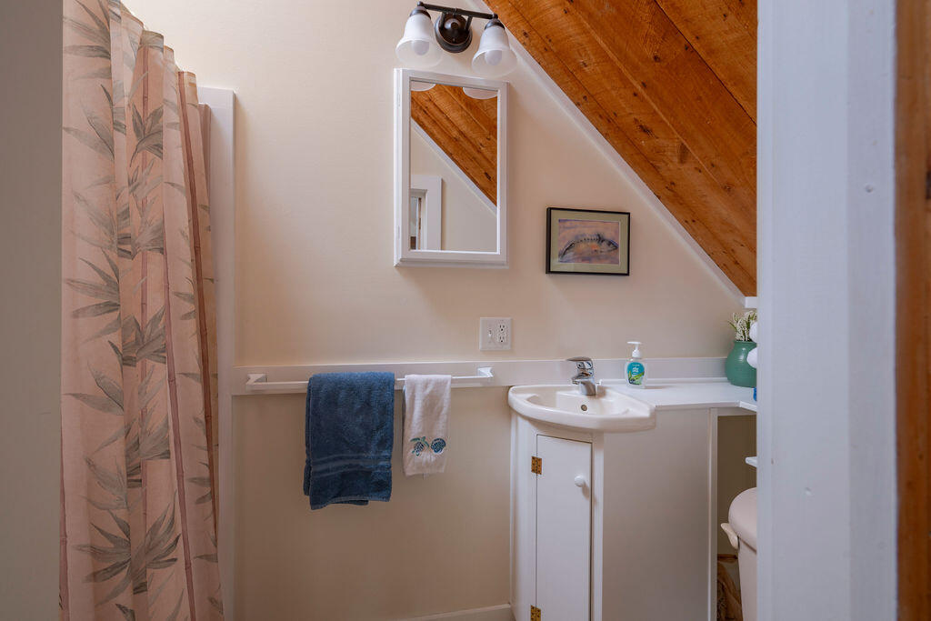 45 Old Paine Hollow Road Wellfleet, MA 02667 - Photo 18 of 46 45_old_Paine_Hollow-27