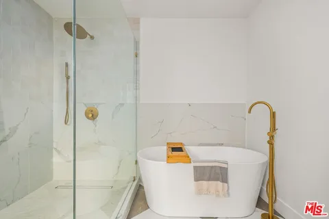 $2,299,000 | 6133 Wooster Avenue, Los Angeles, CA 90056