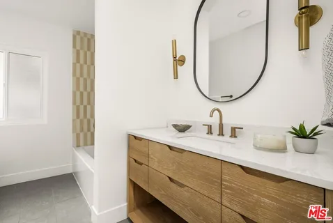 $2,299,000 | 6133 Wooster Avenue, Los Angeles, CA 90056