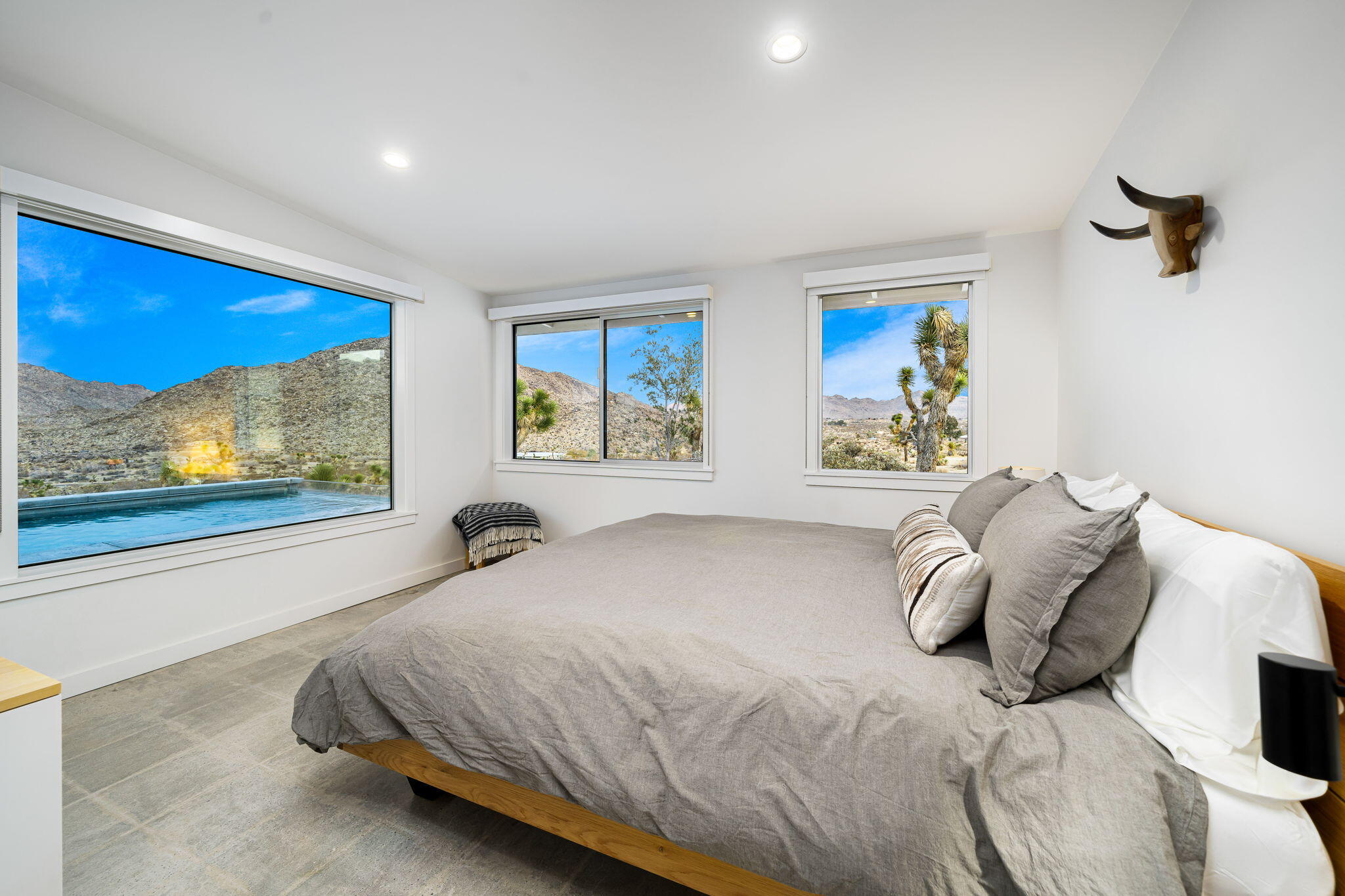 8269 Vía Rocosa Joshua Tree, CA 92252 - Photo 18 of 74 79-web-or-mls-JS_Rocosa_OPMG_0125_079