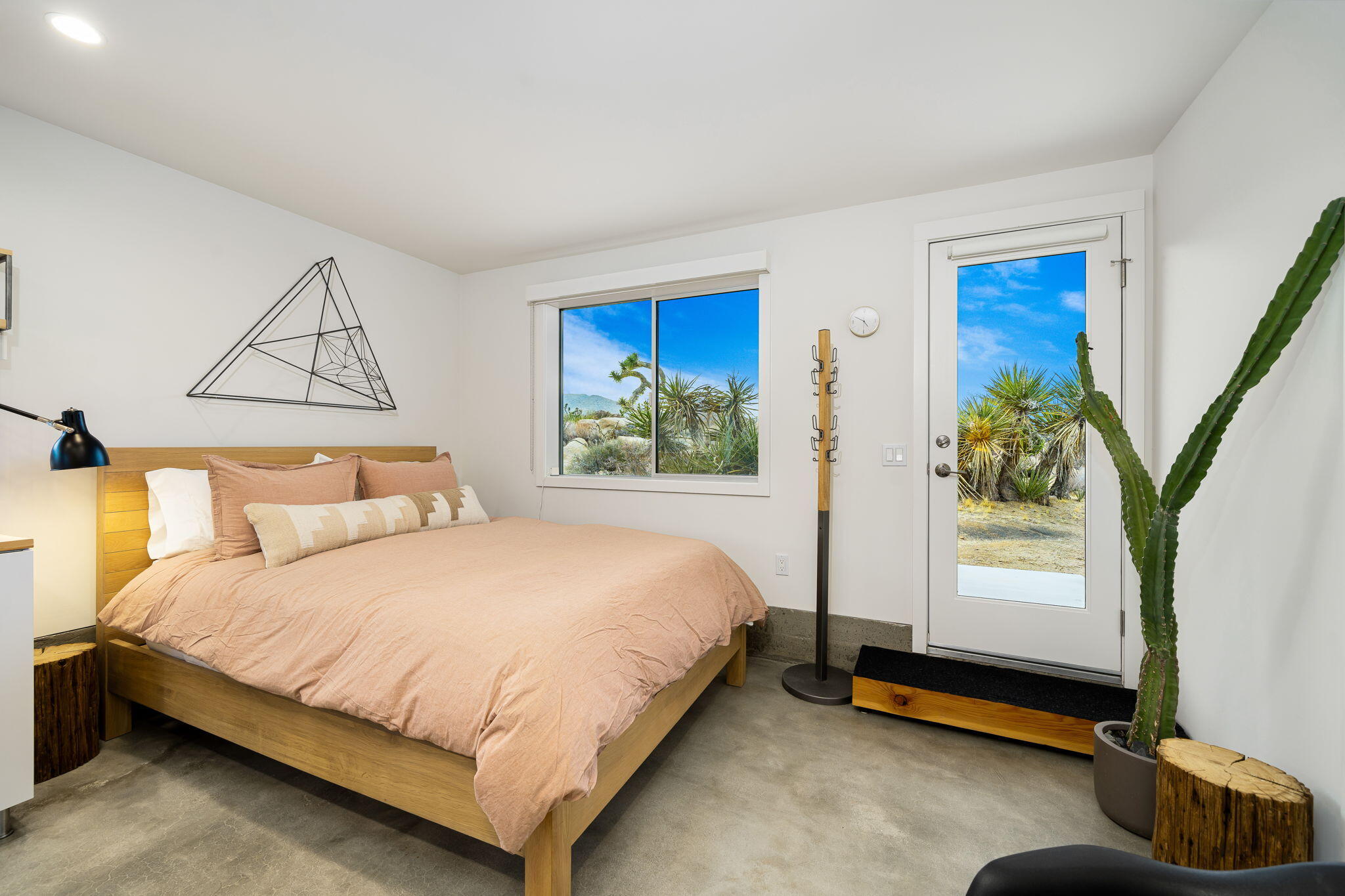 8269 Vía Rocosa Joshua Tree, CA 92252 - Photo 38 of 74 66-web-or-mls-JS_Rocosa_OPMG_0125_066