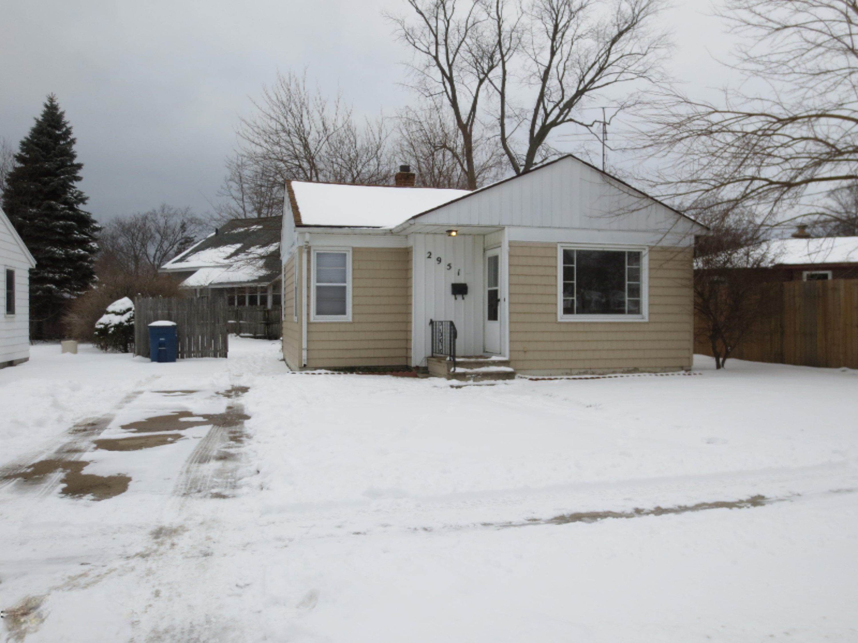 2951 Maple Grove Road Muskegon, MI 49441 - Photo 1 of 12 IMG_5134