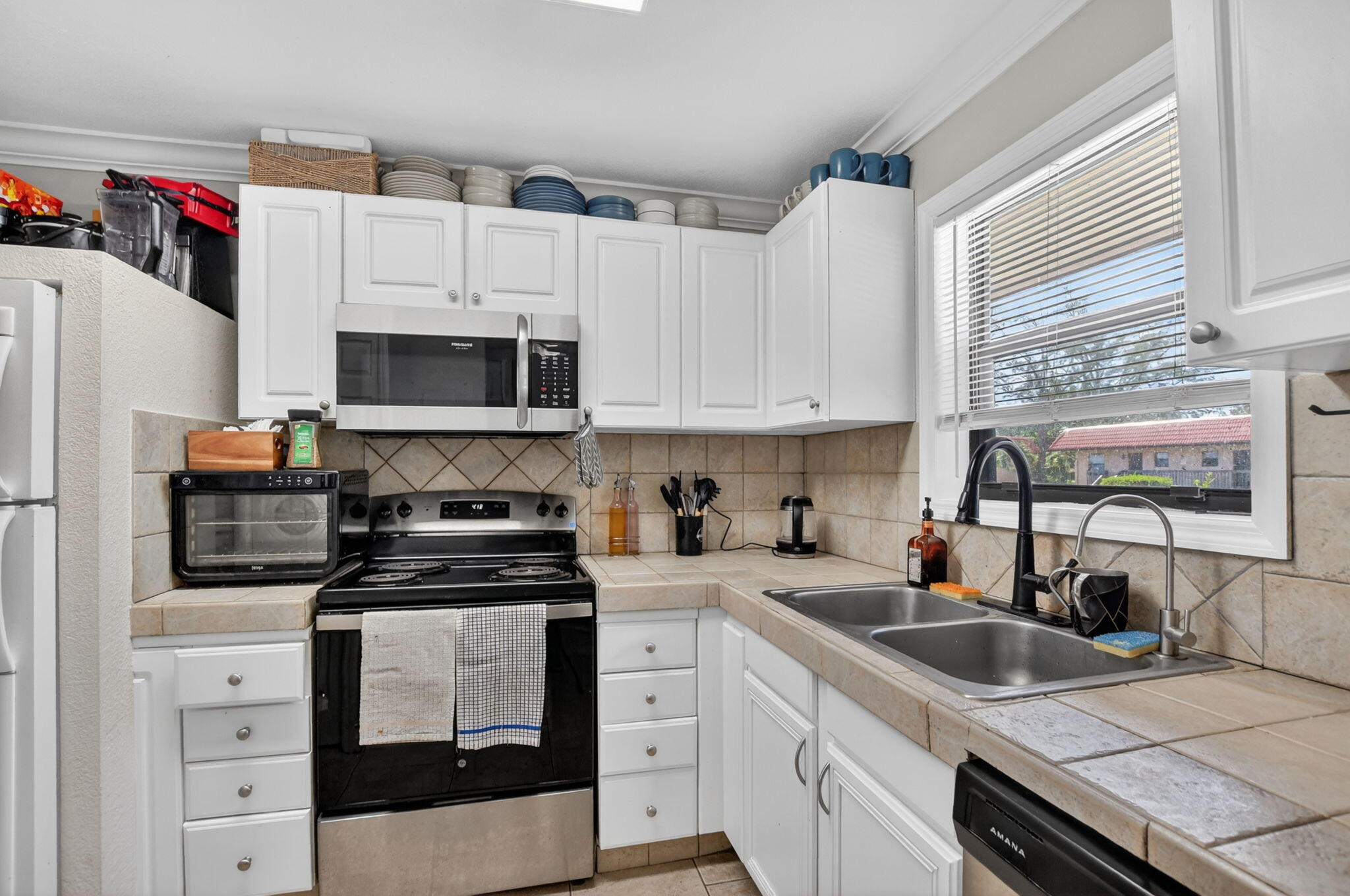 21895 Lake Forest Circle, Unit 201 Boca Raton, FL 33433 - Photo 5 of 19 5-web-or-mls-DSC_7322