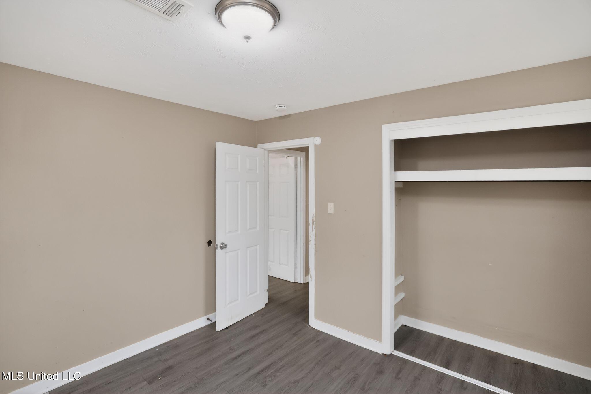 2815 Tara Road Jackson, MS 39212 - Photo 27 of 37 31_2815_Tara_Rd_Jackson_MS_39212-Bedroom