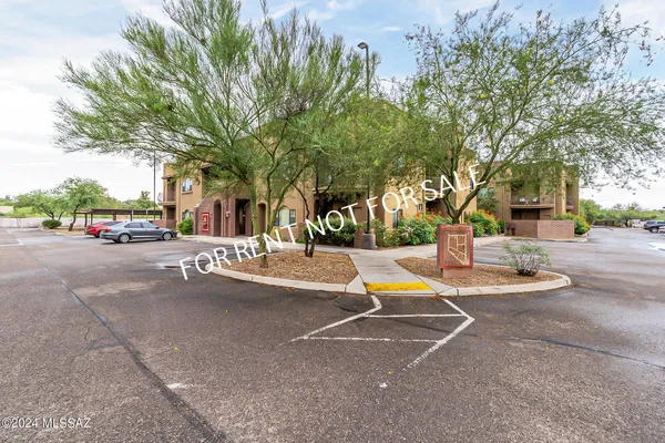 $1,795 | 2010 East River Road, Unit 203, Tucson, AZ 85718