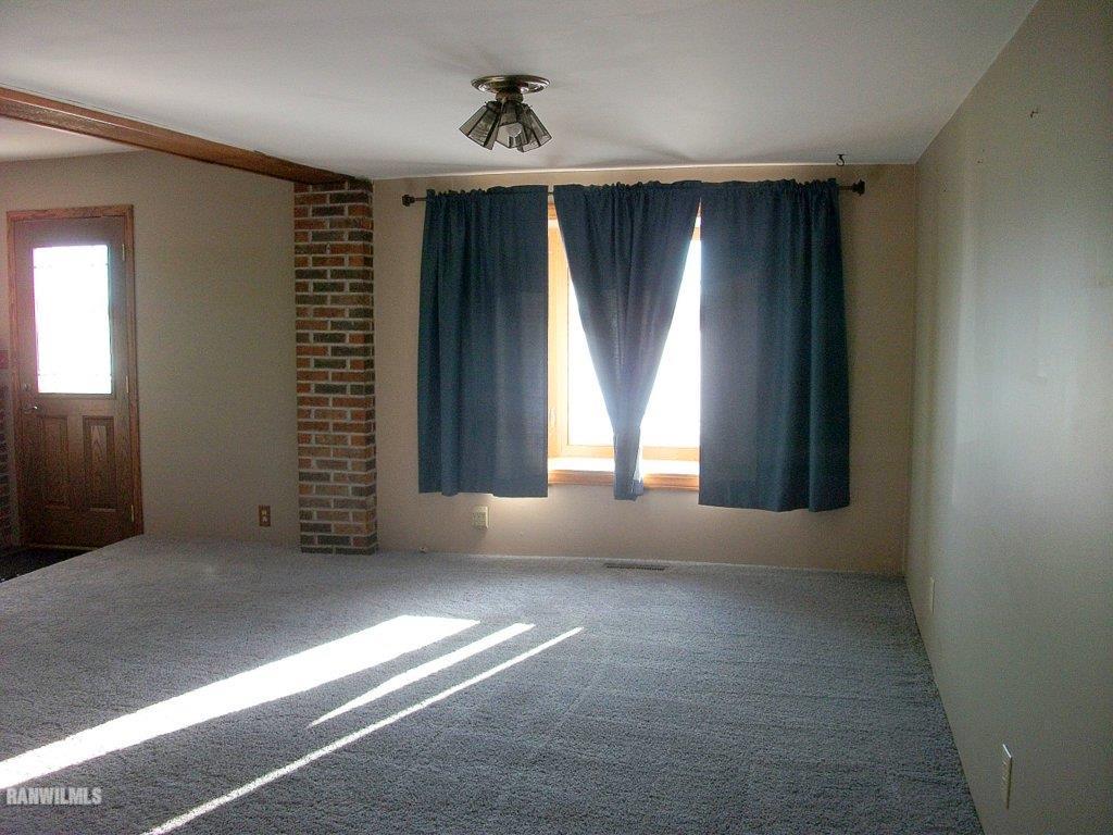 3864 East River Road Freeport, IL 61032 - Photo 5 of 25 Gallery Image 5