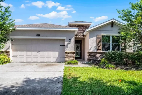 $2,550 | 405 East Freesia Court, Deland, FL 32724