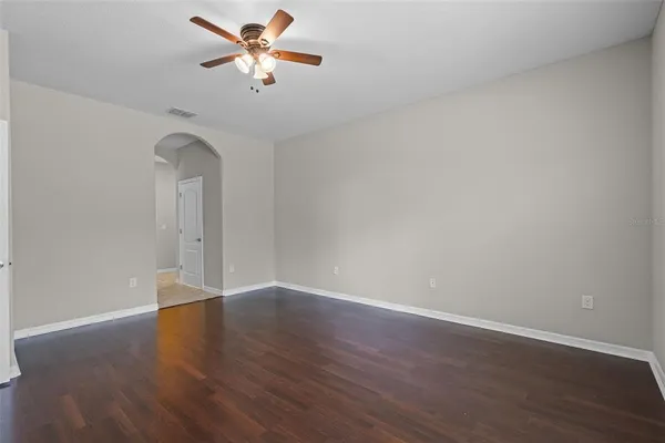 $2,550 | 405 East Freesia Court, DeLand, FL 32724