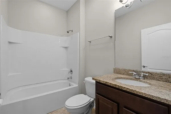 $2,550 | 405 East Freesia Court, DeLand, FL 32724