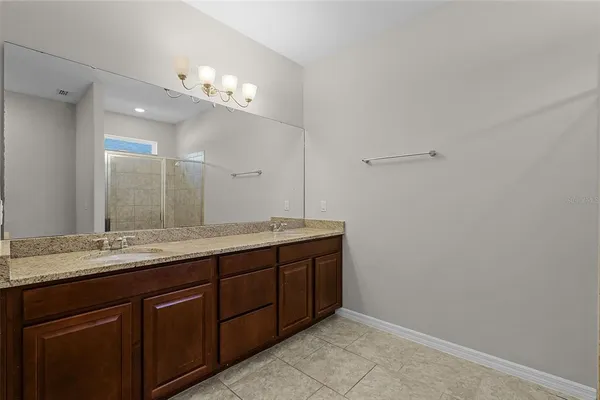 $2,550 | 405 East Freesia Court, DeLand, FL 32724