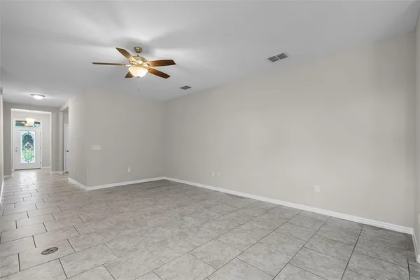 $2,550 | 405 East Freesia Court, DeLand, FL 32724