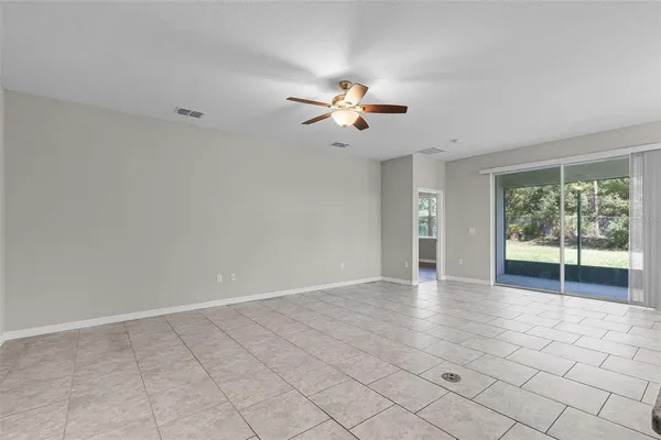 $2,550 | 405 East Freesia Court, DeLand, FL 32724