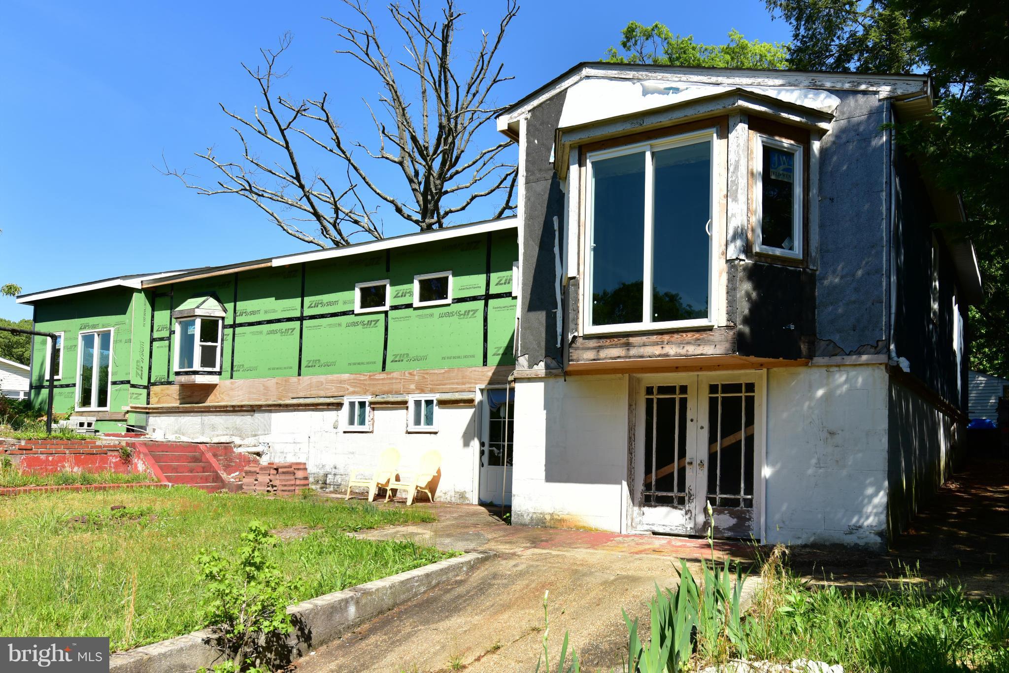 Exterior (Rear)