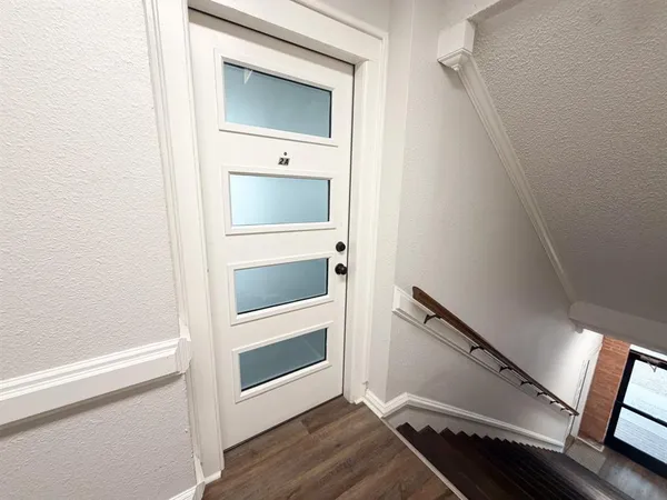 $950 | 207 South Dallas Street, Unit 2A, Ennis, TX 75119