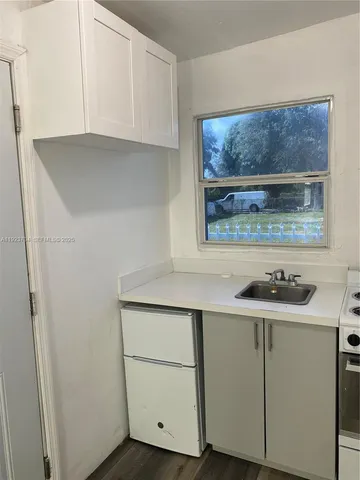 $900 | 1742 Ali Baba Avenue, Unit 4, Opa-Locka, FL 33054