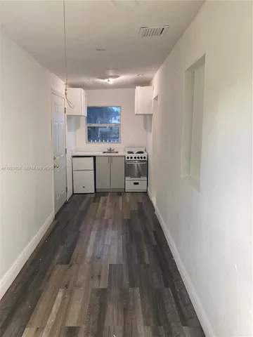 $900 | 1742 Ali Baba Avenue, Unit 4, Opa-Locka, FL 33054