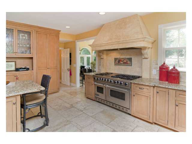 1082 Wyandotte Road Grandview Heights, OH 43212 - Photo 9 of 25