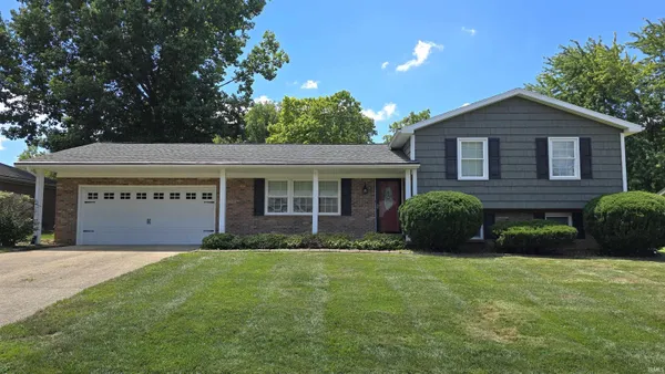 $269,900 | 5411 East Timberwood Drive, Newburgh, IN 47630