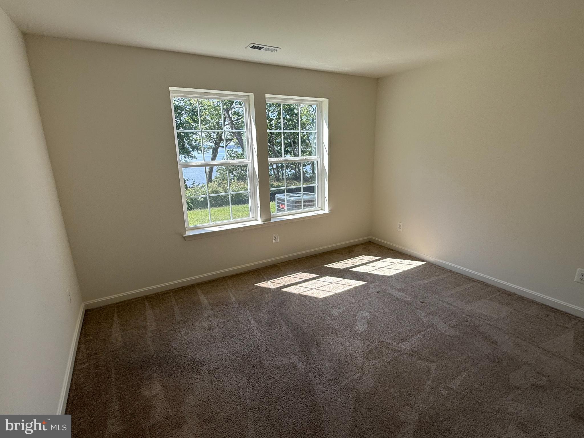 116 Trails Way Joppa, MD 21085 - Photo 4 of 45 an empty room with a window