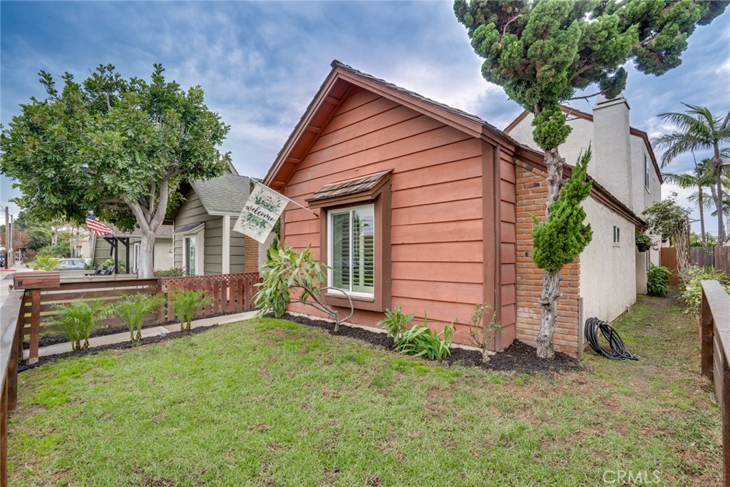 2007 Delaware Street Huntington Beach, CA 92648 - Photo 5 of 36