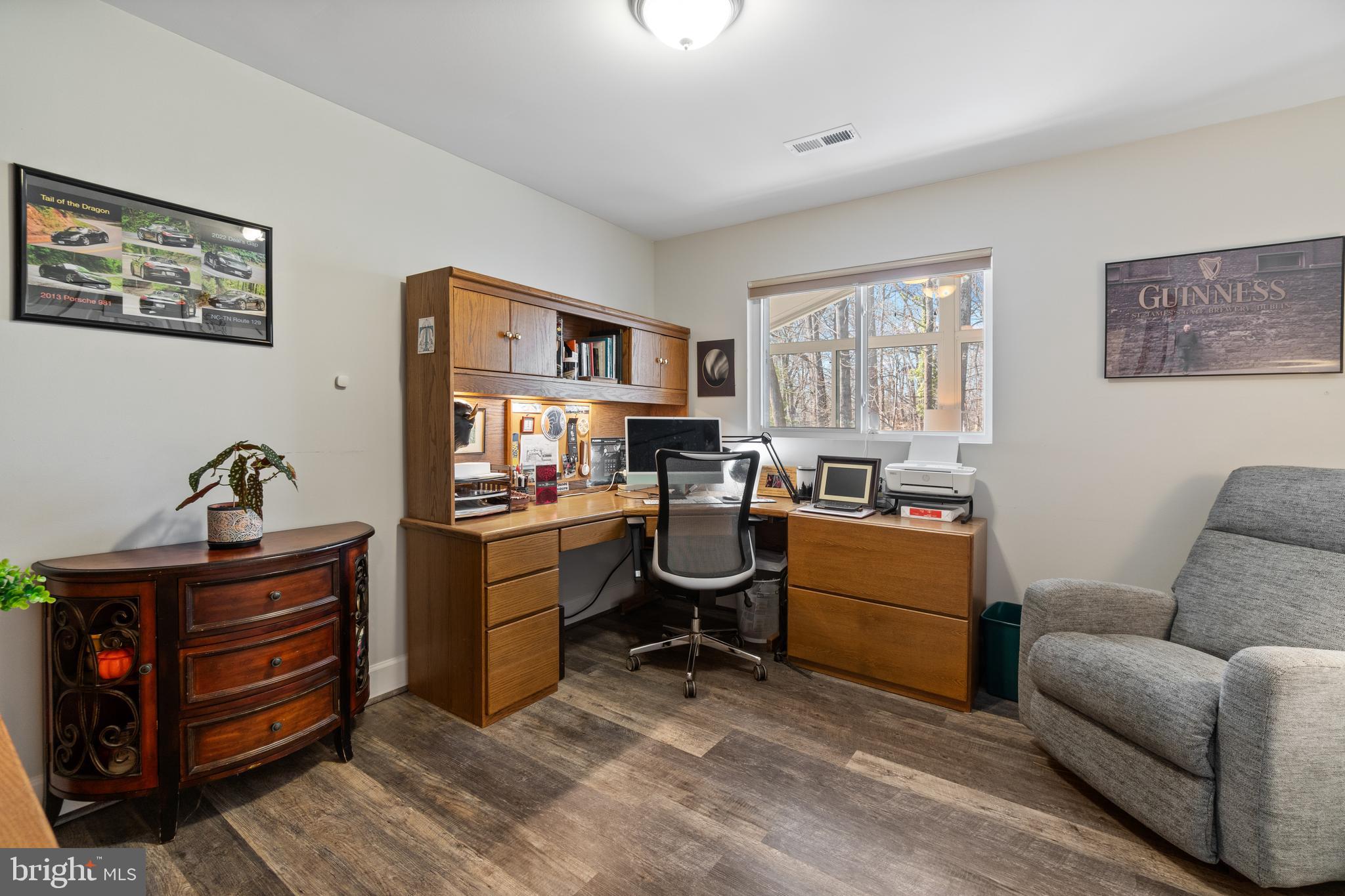 2988 Valley View Road Annapolis, MD 21401 - Photo 36 of 68 3rd BR on main level