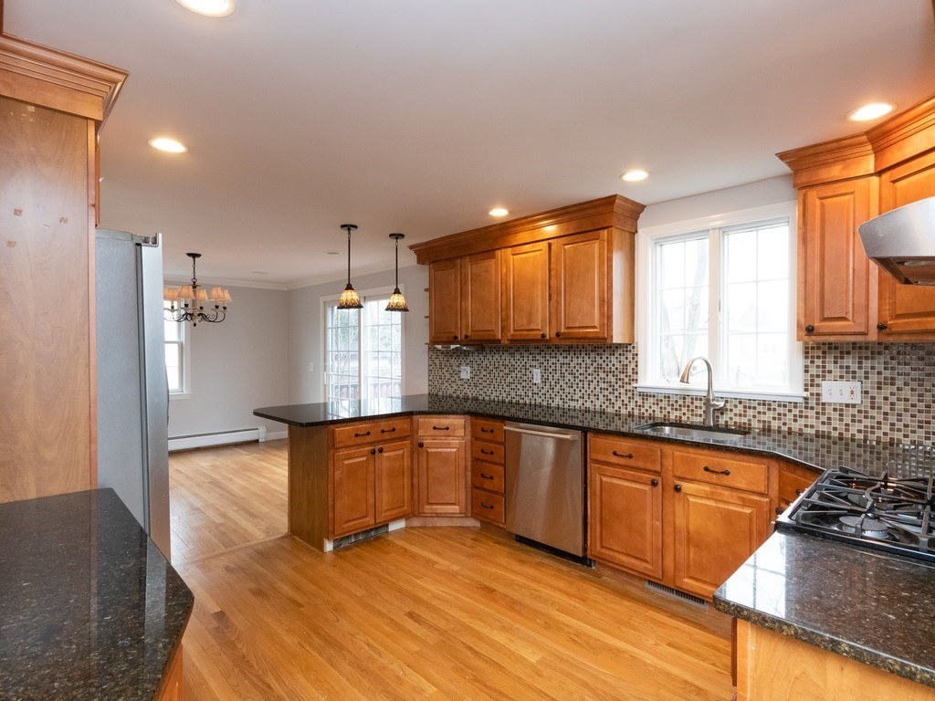 15 Wallace Road Quincy, MA 02169 - Photo 8 of 36 Gallery Image 8