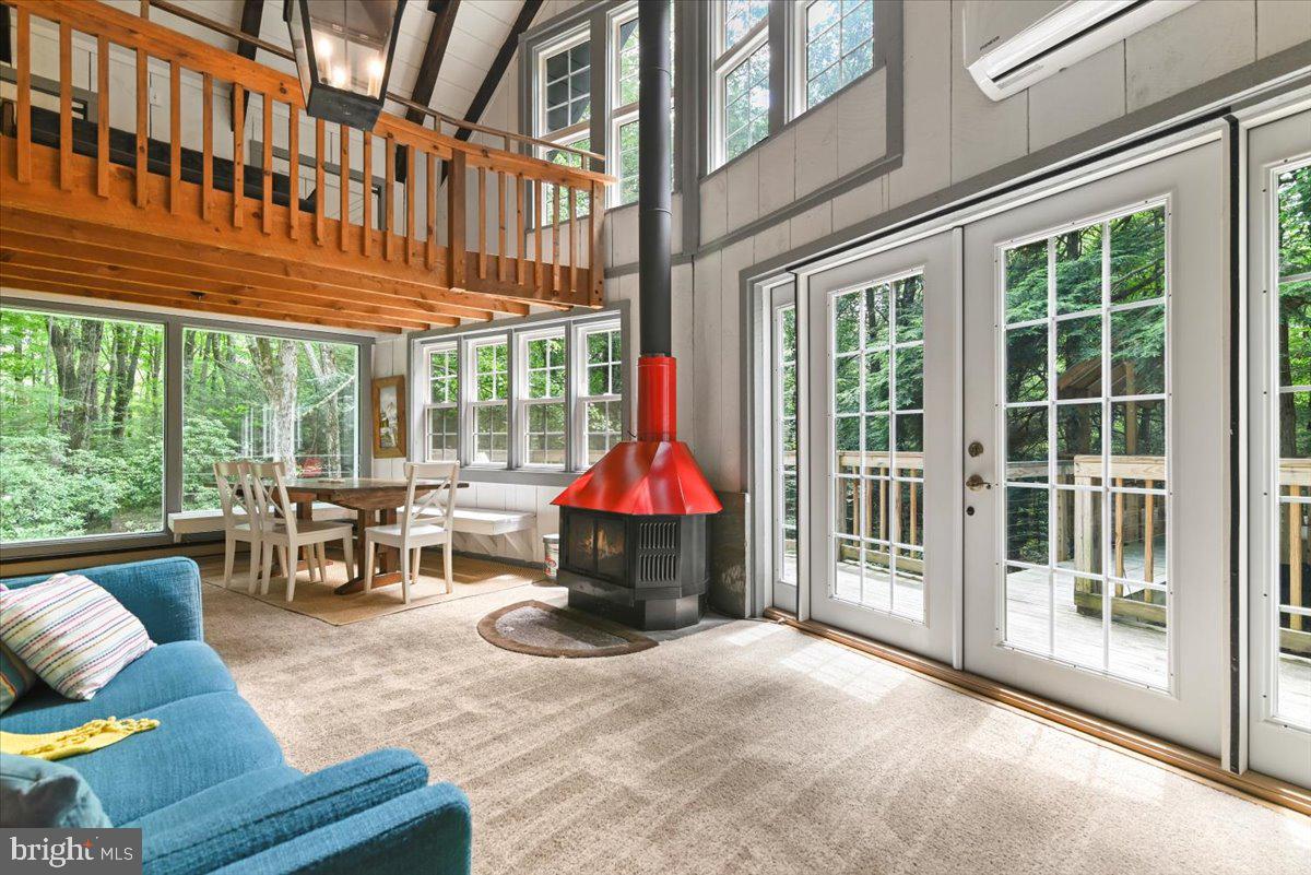 468 Devils Hole Road Tobyhanna, PA 18466 - Photo 4 of 40