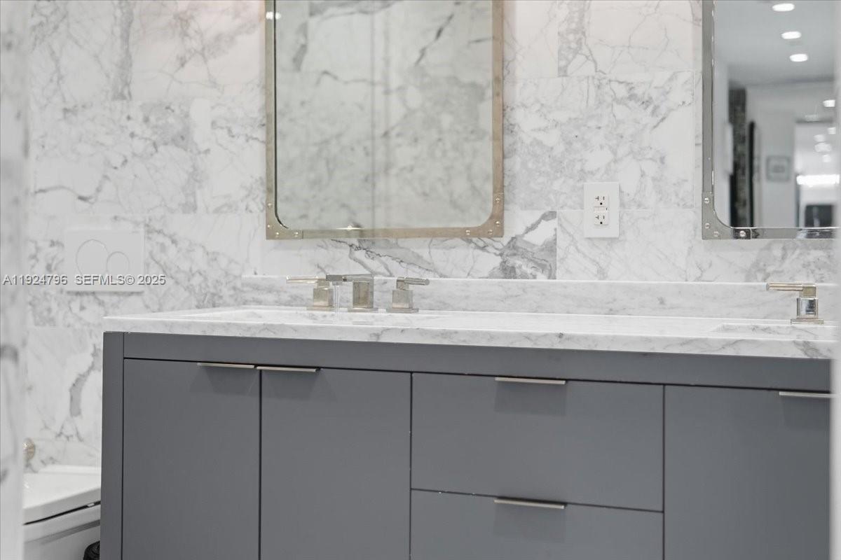 100 Lincoln Road, Unit 747 Miami Beach, FL 33139 - Photo 29 of 38