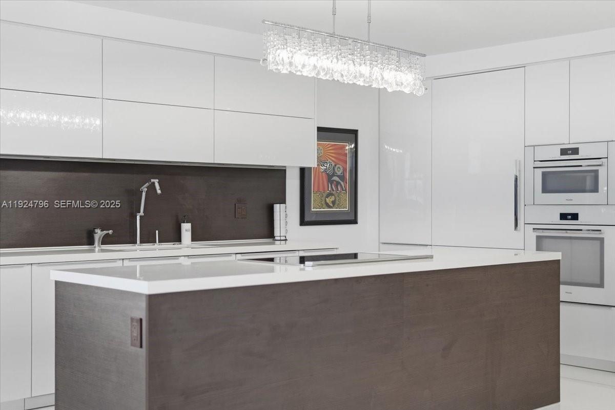 100 Lincoln Road, Unit 747 Miami Beach, FL 33139 - Photo 10 of 38