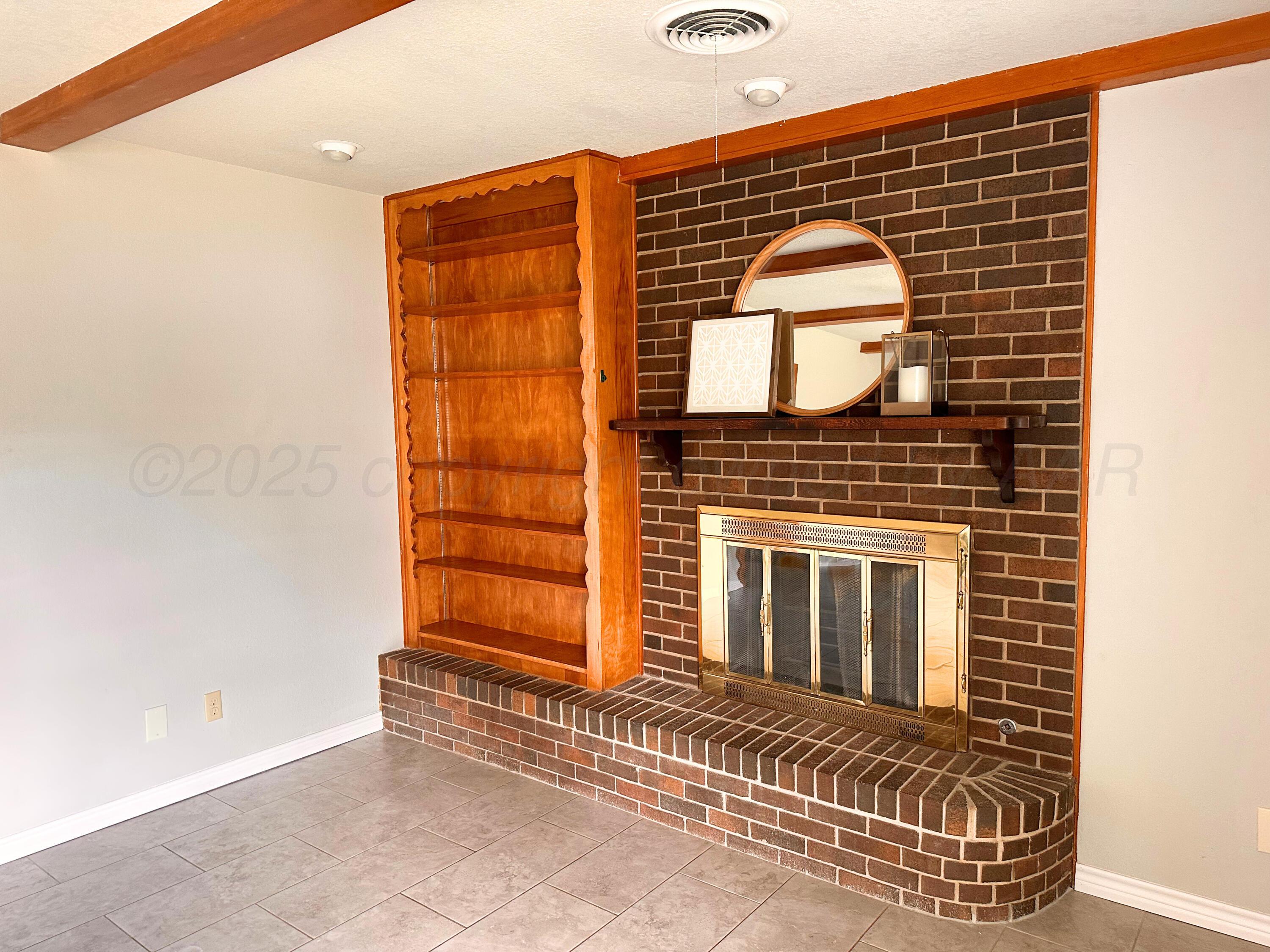 6007 Palmetto Trail Amarillo, TX 79106 - Photo 3 of 23 a front view of a house with a door