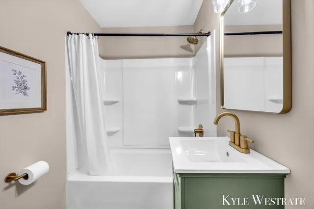 $319,900 | 2282 Wilson Avenue Northwest, Grand Rapids, MI 49534